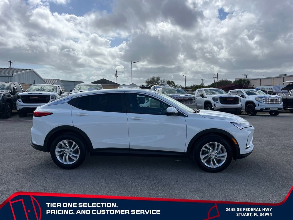 New 2026 Summit White Buick Preferred image 8
