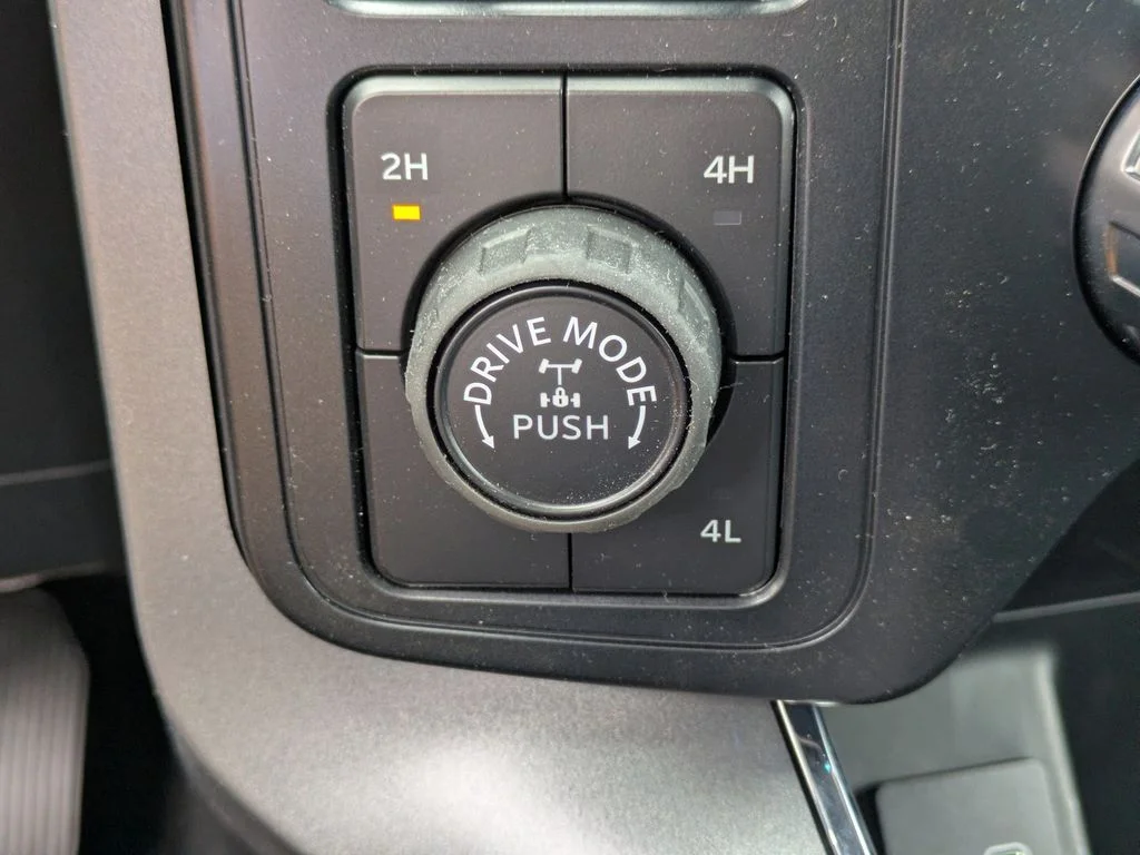 New 2026 Antimatter Blue Metallic Ford XLT image 25