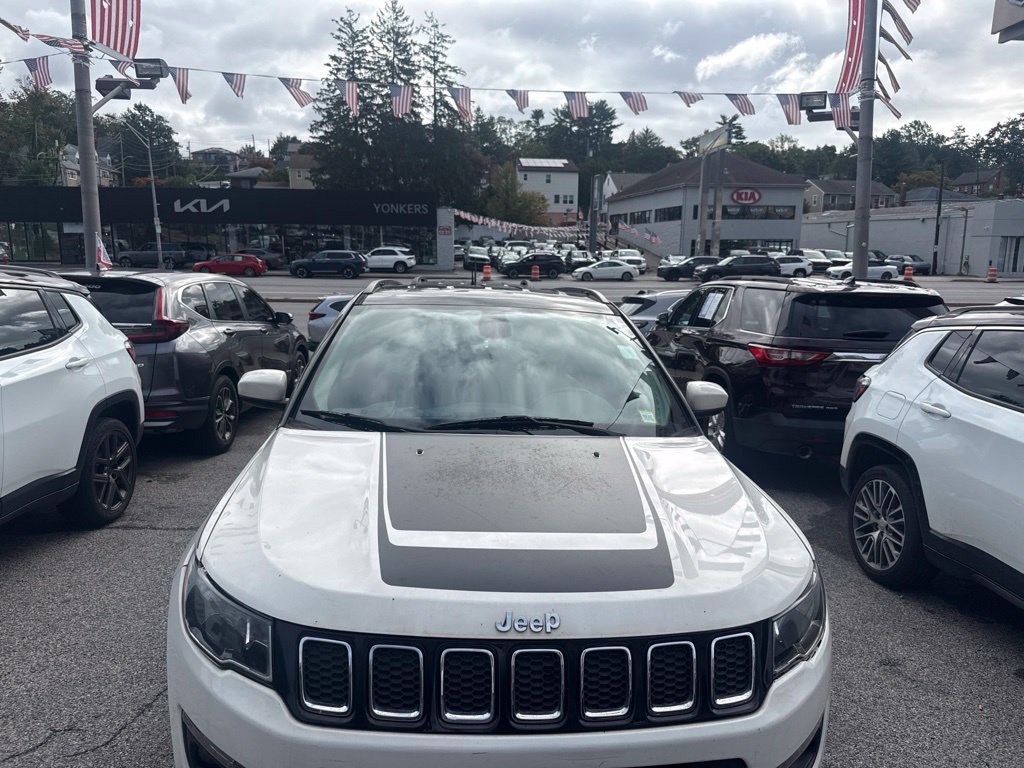 Used 2018 White Jeep Latitude image 2
