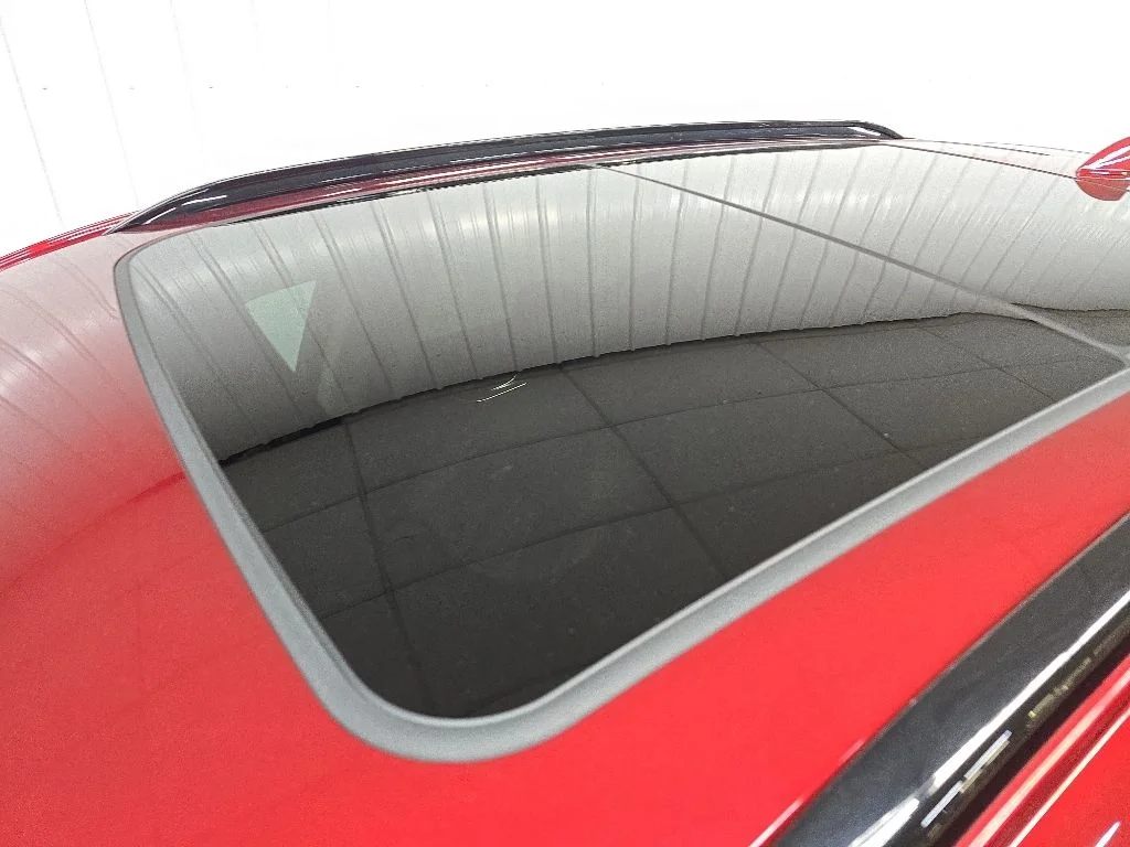 Used 2022 Red Buick Essence image 11