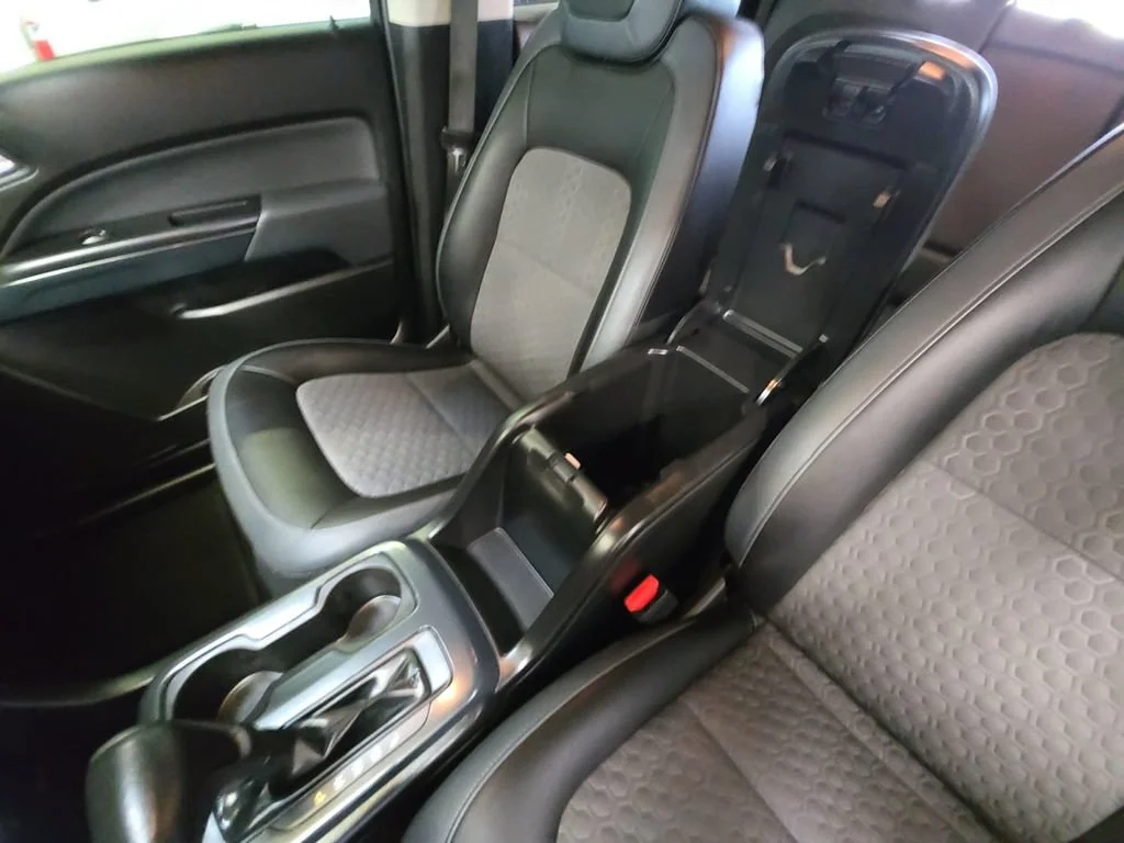Used 2018 SUMMIT WHITE Chevrolet 4WD Z71 image 33