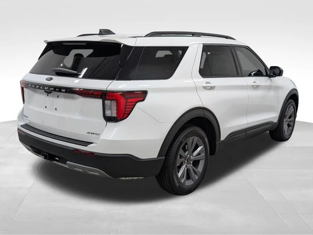 New 2026 Star White Metallic Tri-Coat Ford Active image 49