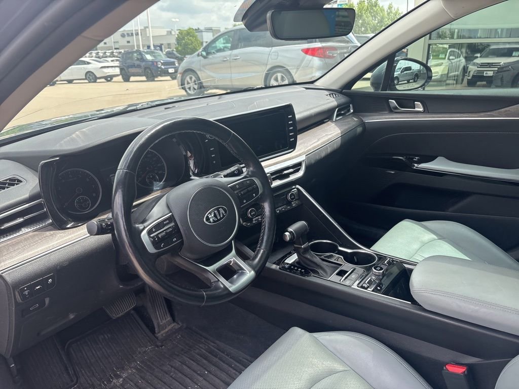 Used 2021 Everlasting Silver Kia EX image 12