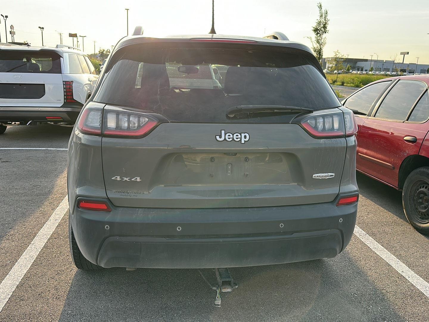 Used 2021 Sting-Gray Clearcoat Jeep Latitude Plus image 4
