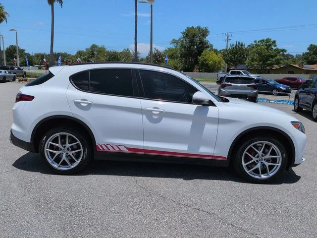 Used 2019 White Alfa Romeo Ti Sport image 3