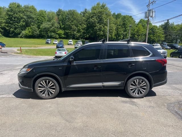 Used 2019 Black Mitsubishi GT image 9