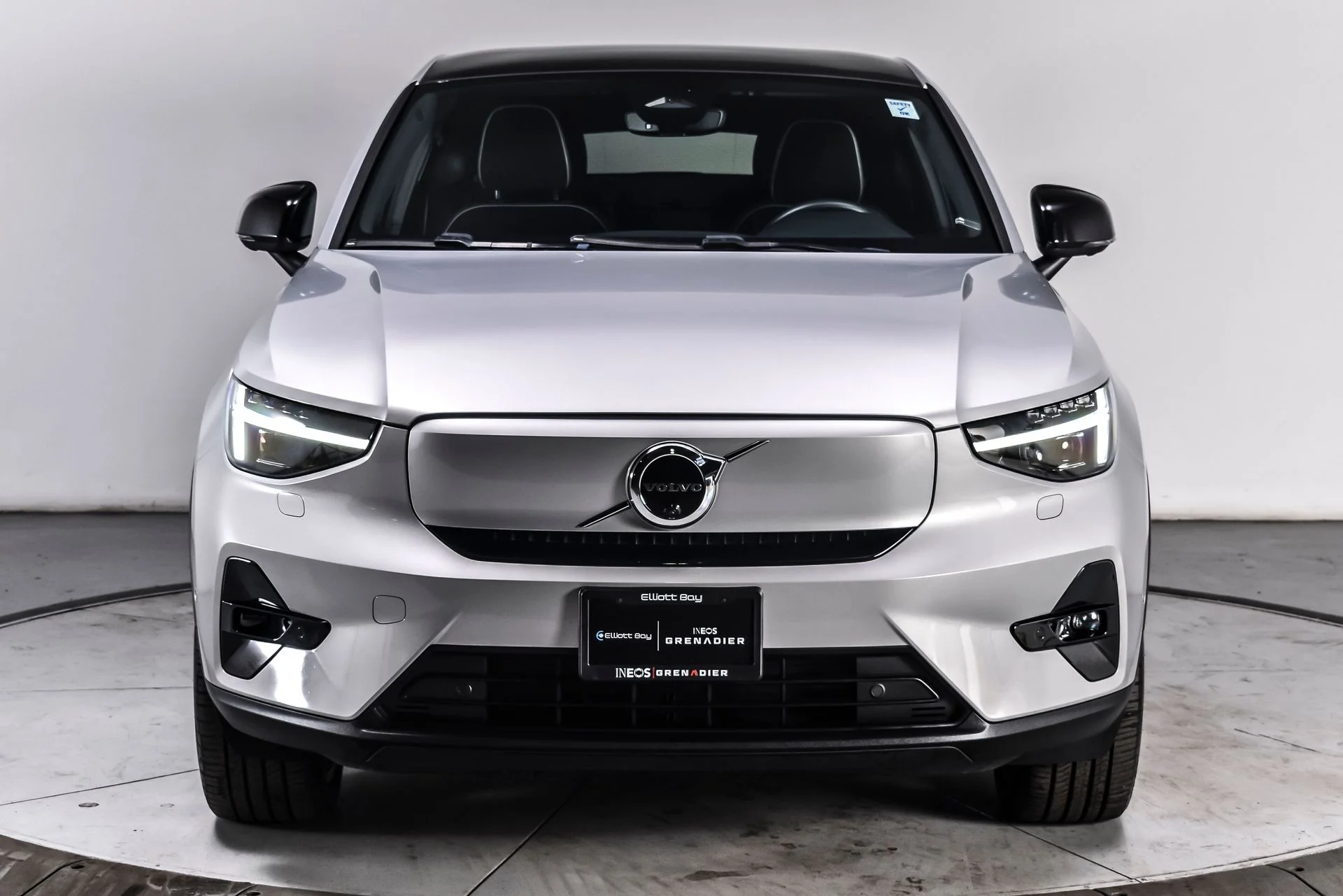 Used 2023 Silver Volvo Ultimate image 2