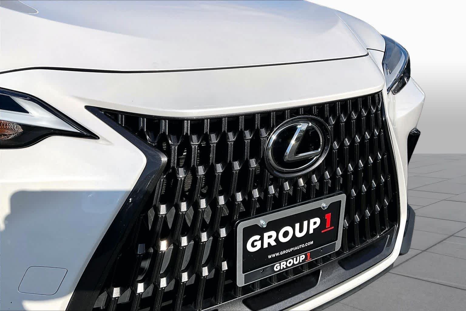 Used 2023 Eminent White Pearl Lexus  image 30