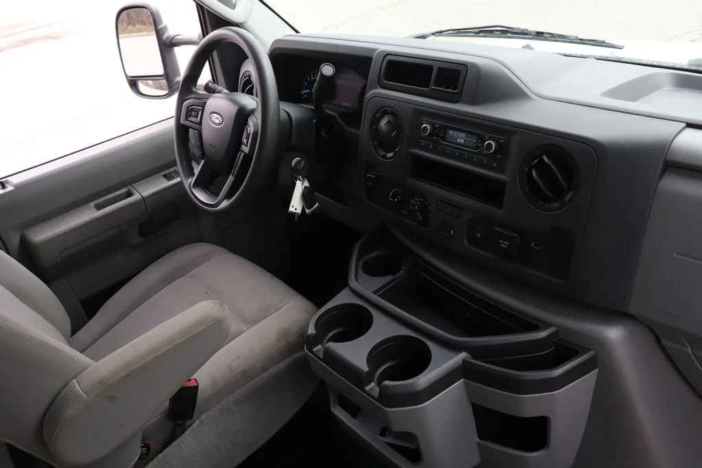 Used 2025 Oxford White Ford Base image 12