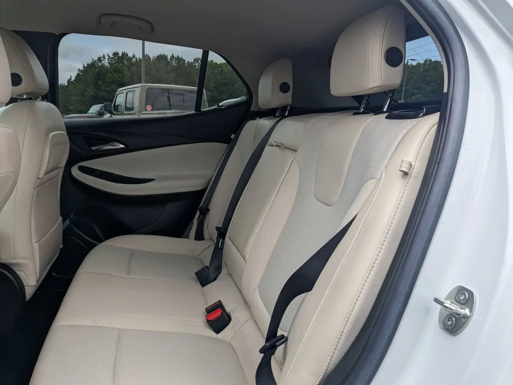 Used 2022 Summit White Buick Select image 23