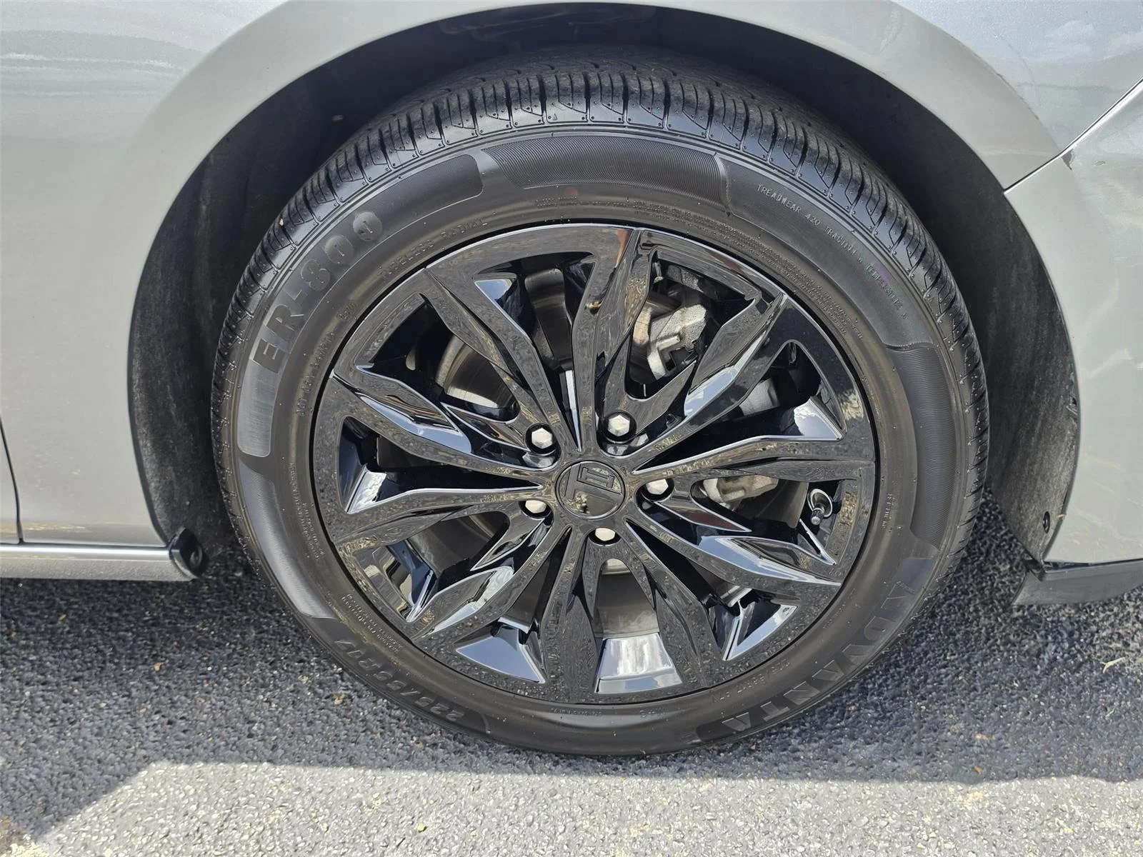 Used 2024 Sterling Gray Metallic Chevrolet LT image 32