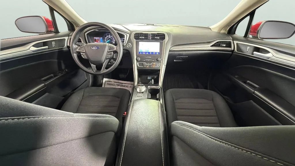 Used 2020 Red Ford SE image 32