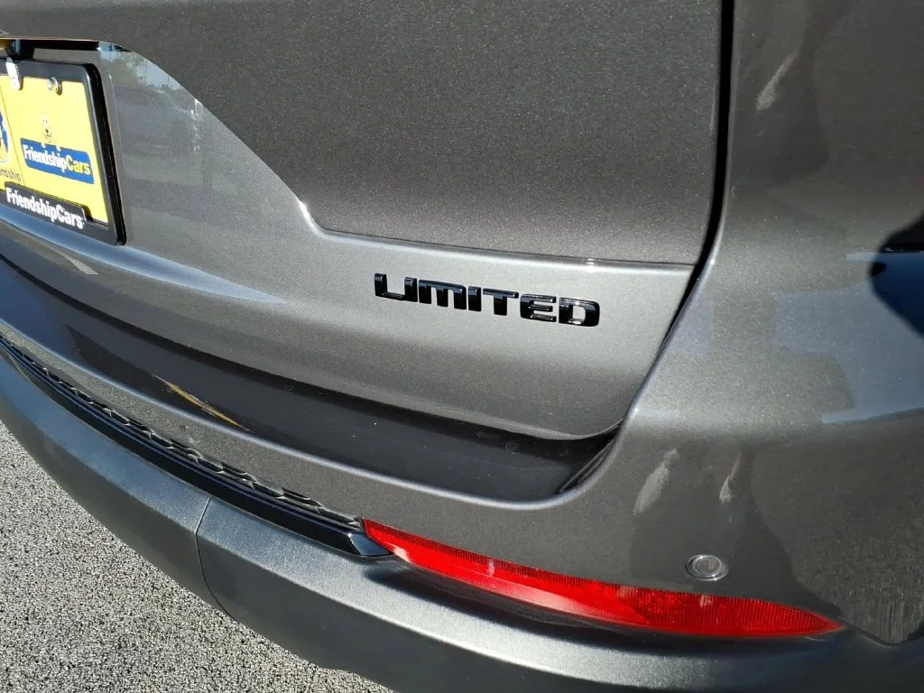 Used 2025 Gray Jeep Limited image 10