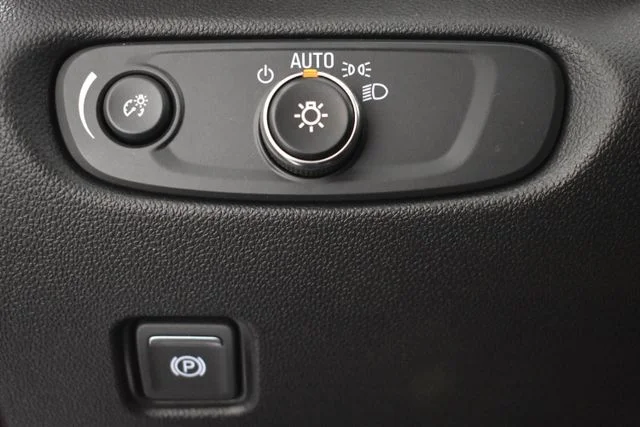 Used 2023 Gray Chevrolet LT image 33