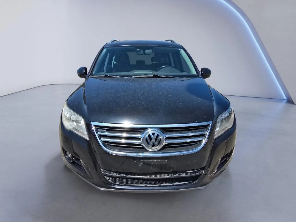 Used 2011 Deep Black Metallic Volkswagen SE 4Motion image 8