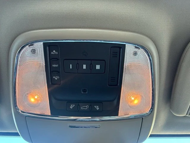 Used 2019 White Jeep Limited image 23