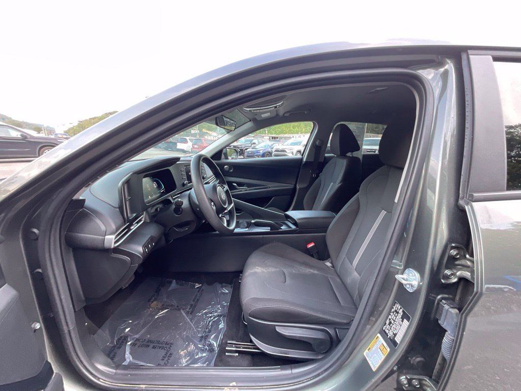 Used 2026 Gray Hyundai SE image 9