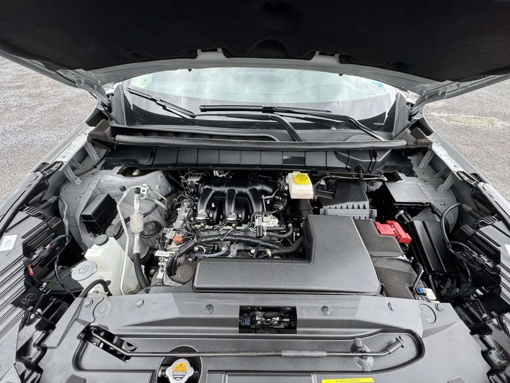 Used 2025 Silver Nissan SL image 13