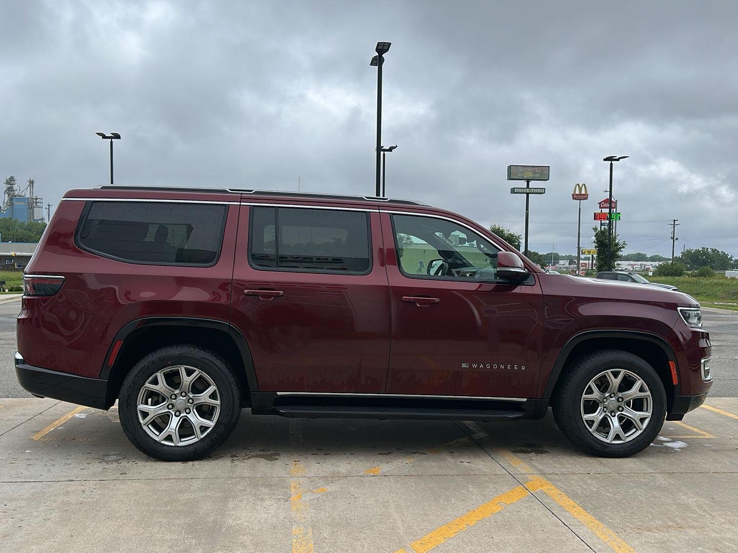 Used 2022 Velvet Red Pearlcoat Jeep Series II image 4
