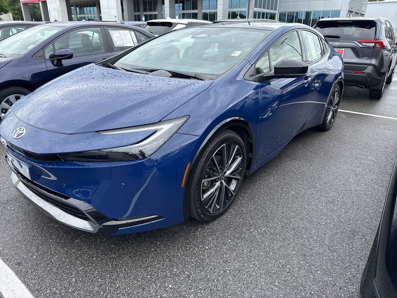 2025 Toyota Prius XLE FWD's photo