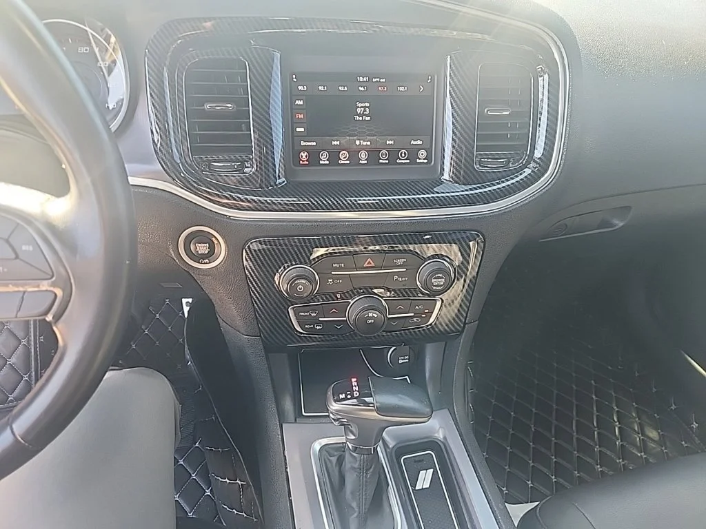 Used 2019 Black Dodge SXT image 23