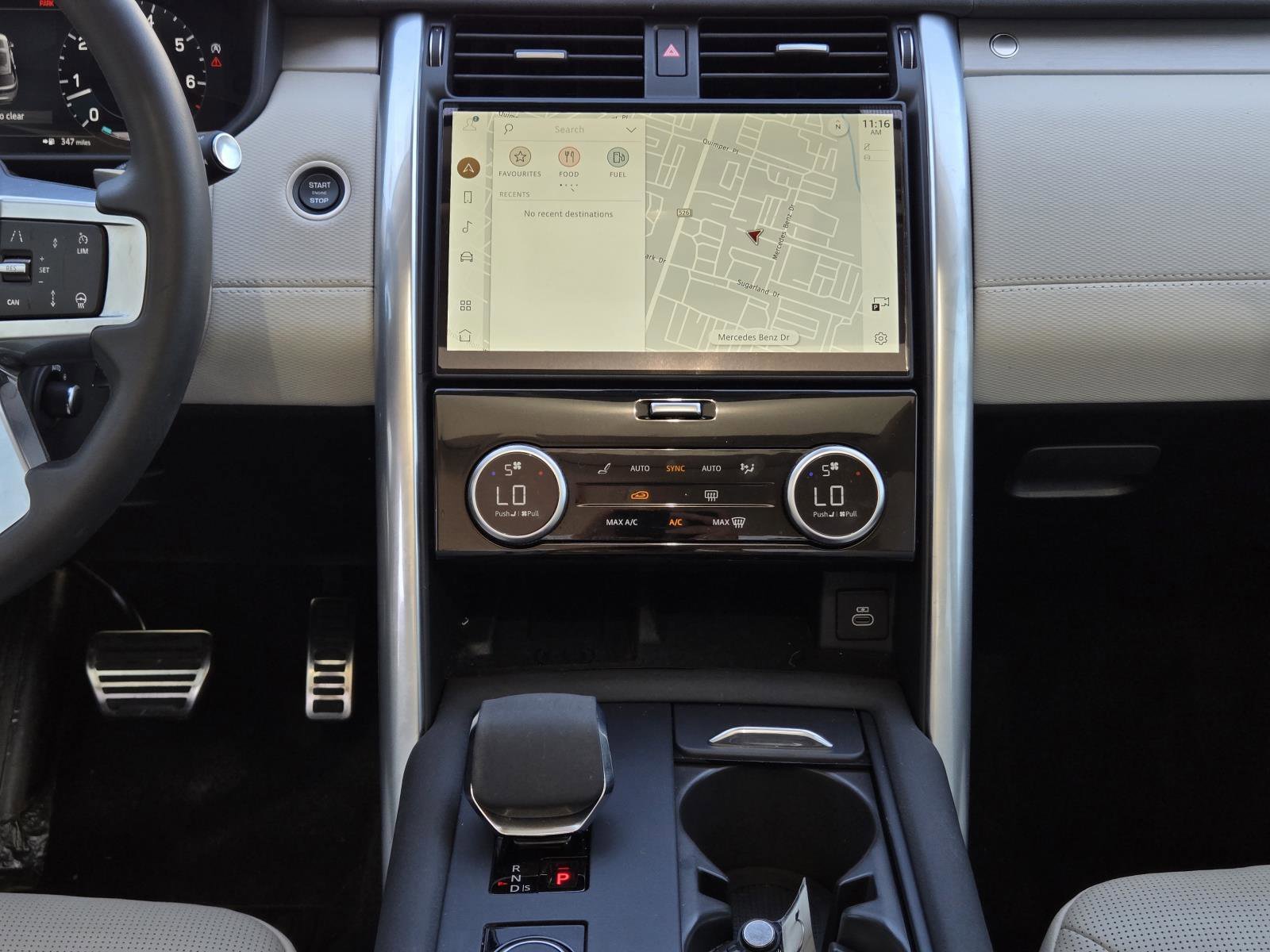 Used 2025 Fuji White Land Rover Dynamic SE image 37