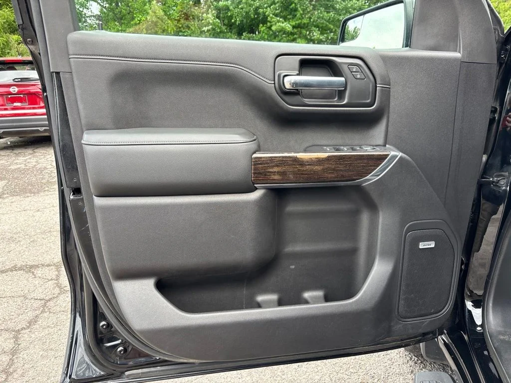 Used 2020 Black GMC Elevation image 16