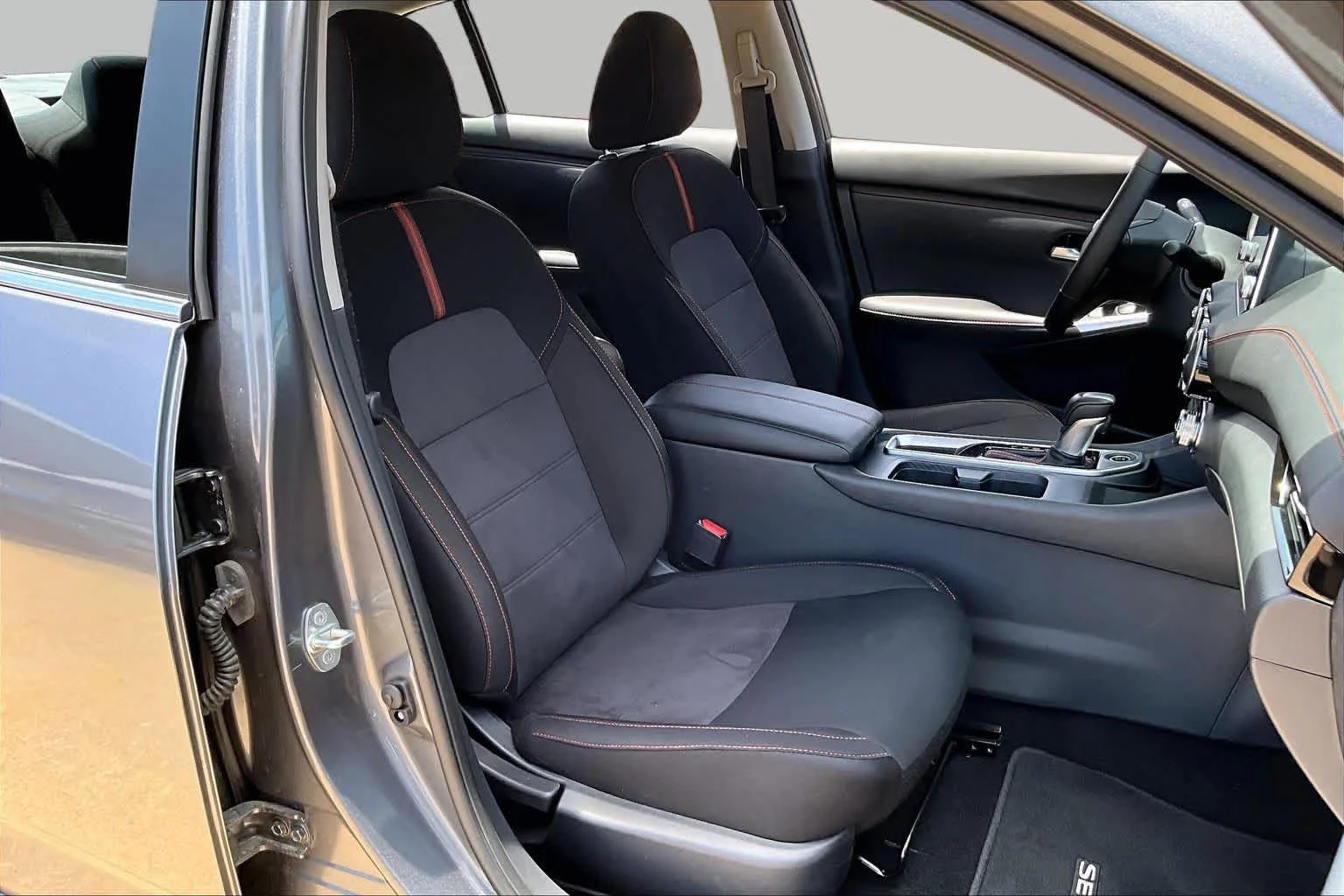 Certified Used 2025 Gun Metallic Nissan SR image 8