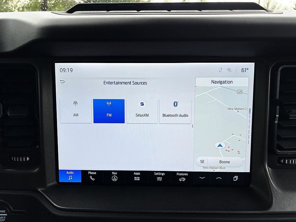 Used 2025 Oxford White Ford Badlands image 18