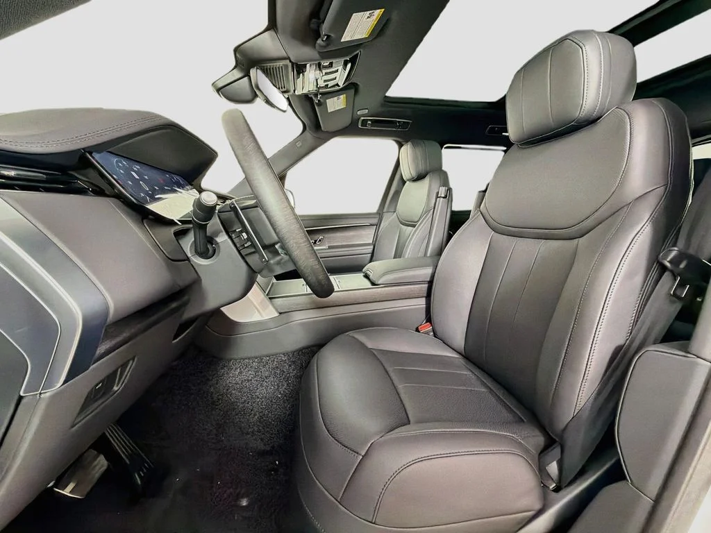 New 2026 Fuji White Land Rover SE image 22