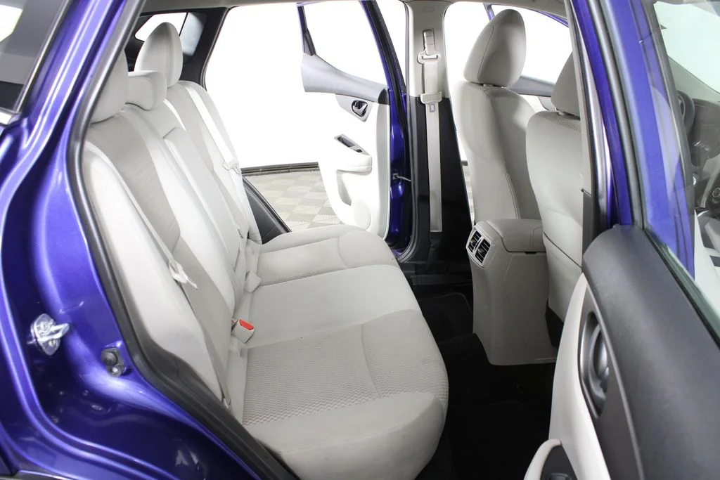Used 2017 Blue Nissan S image 13