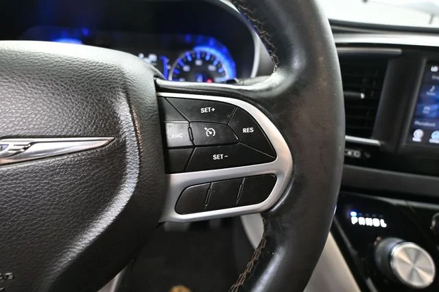 Used 2020 Gray Chrysler Touring L image 21