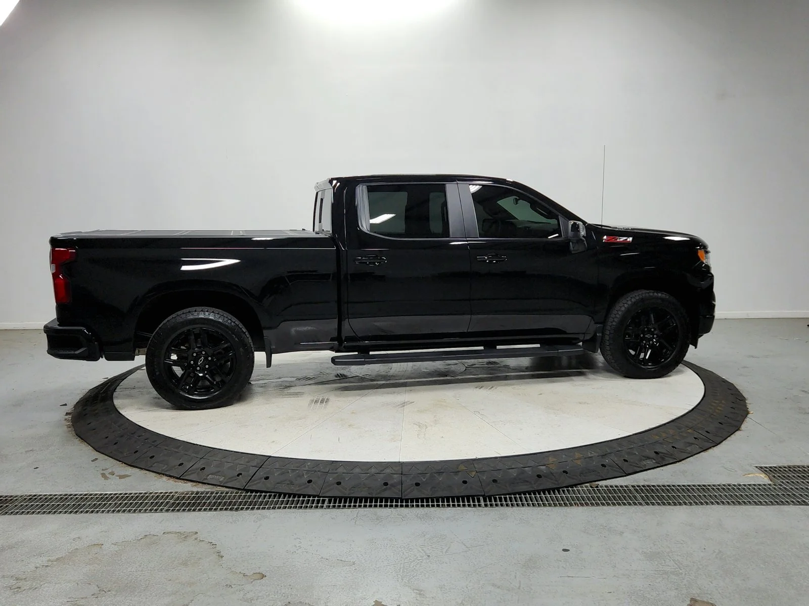 Used 2024 Black Chevrolet RST image 9
