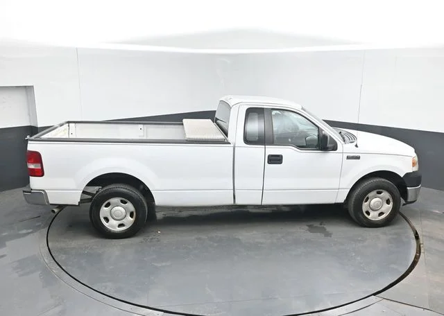 Used 2007 White Ford  image 35