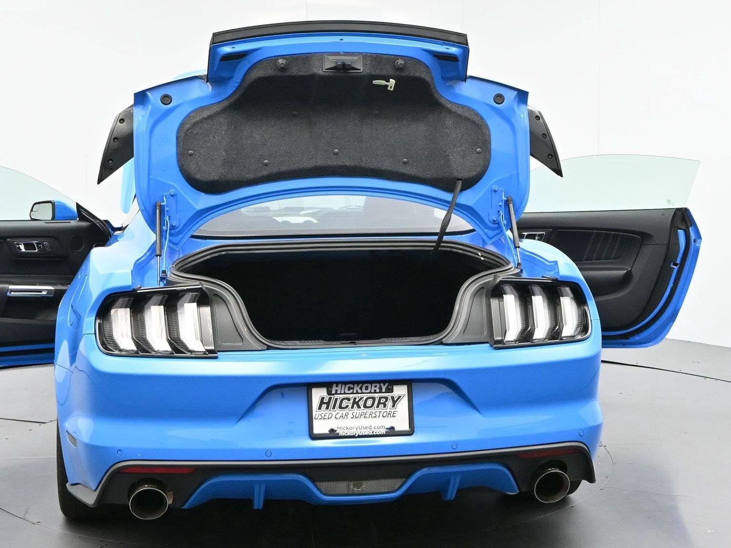 Used 2017 Grabber Blue Ford GT Premium image 43