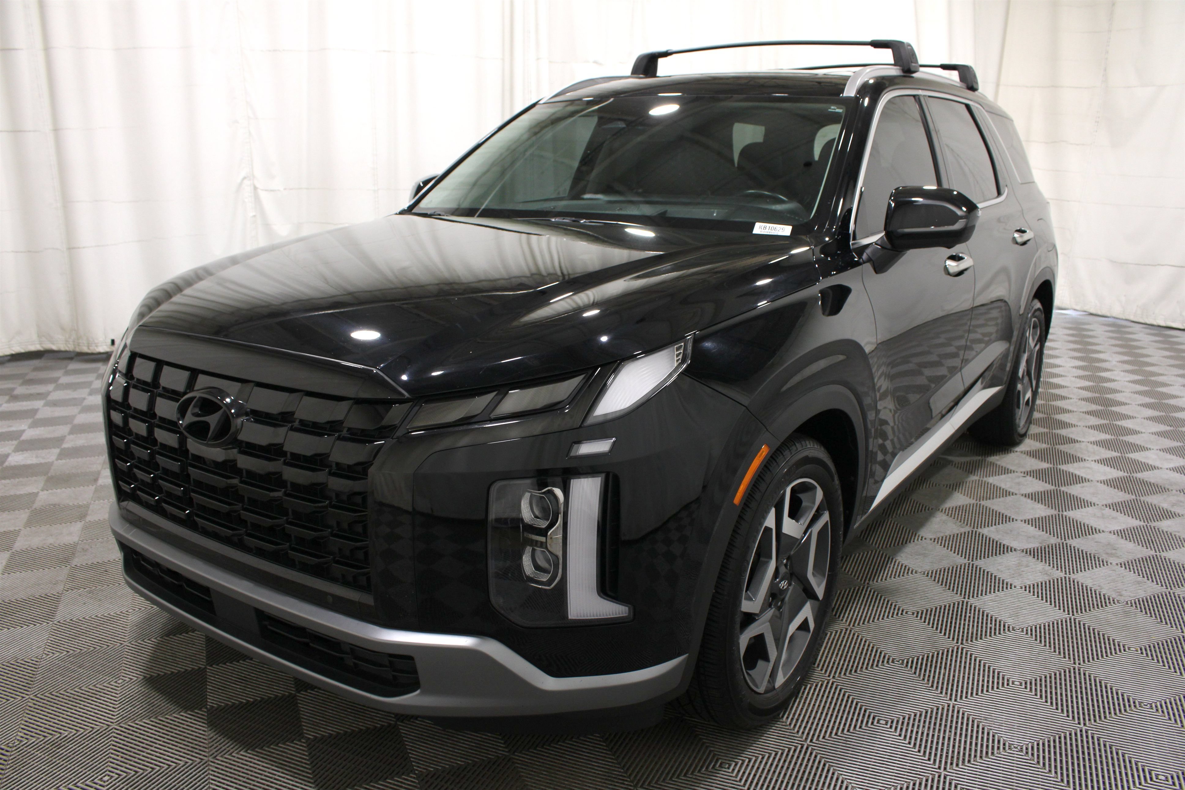 Used 2023 Abyss Black Pearl Hyundai Limited image 39