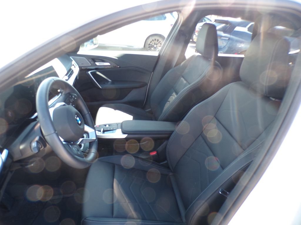 Certified Used 2026 Alpine White BMW xDrive28i image 5