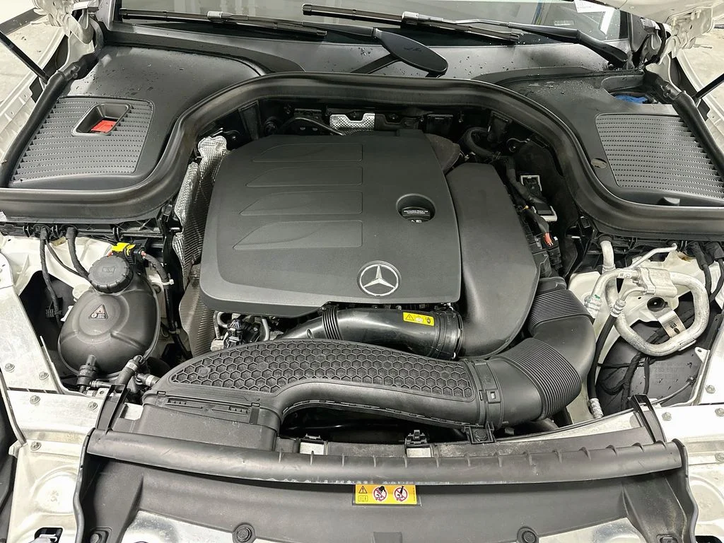 Certified Used 2022 Polar White Mercedes-Benz GLC 300 image 30