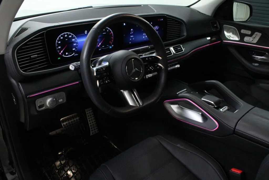 Used 2025 Black Mercedes-Benz GLS 450 image 4