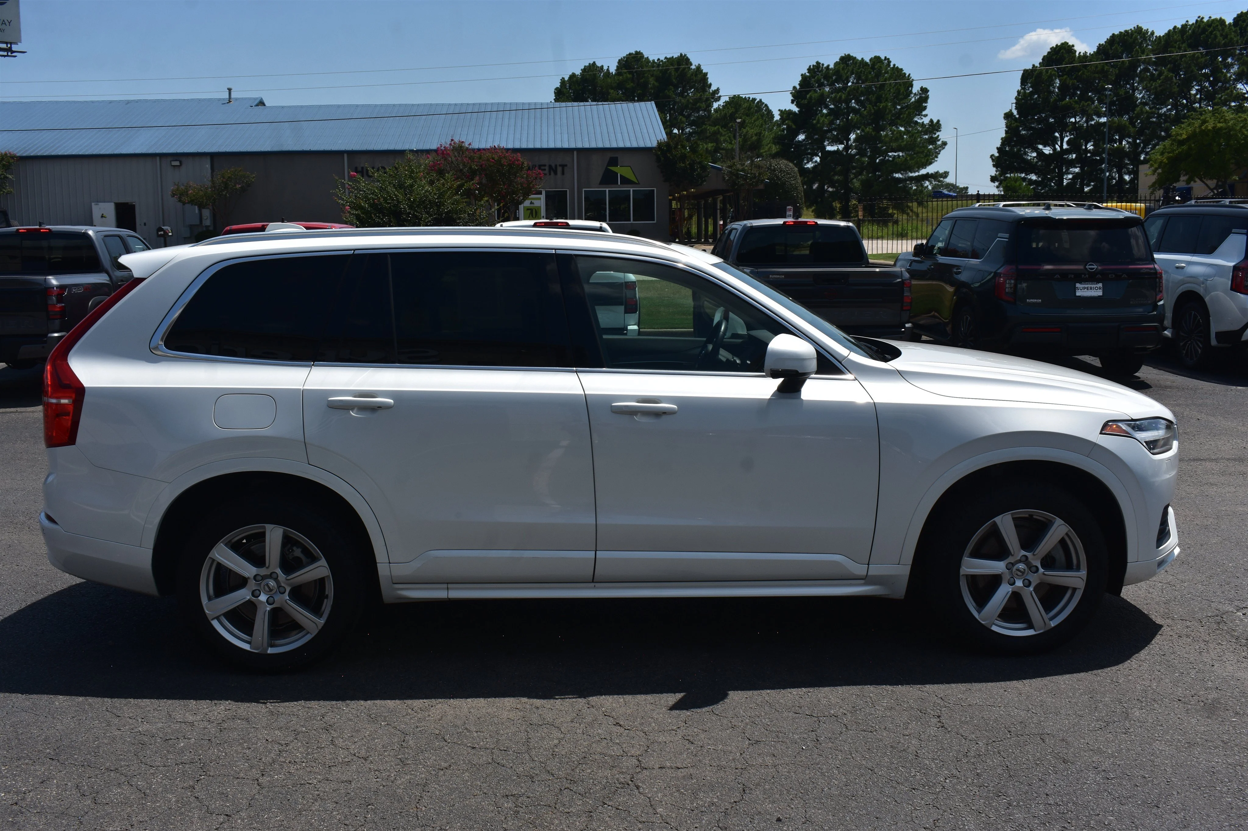 Used 2023 White Volvo Core image 4
