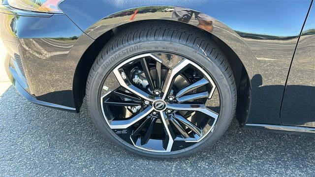 New 2026 Black Nissan 2.5 SR image 8