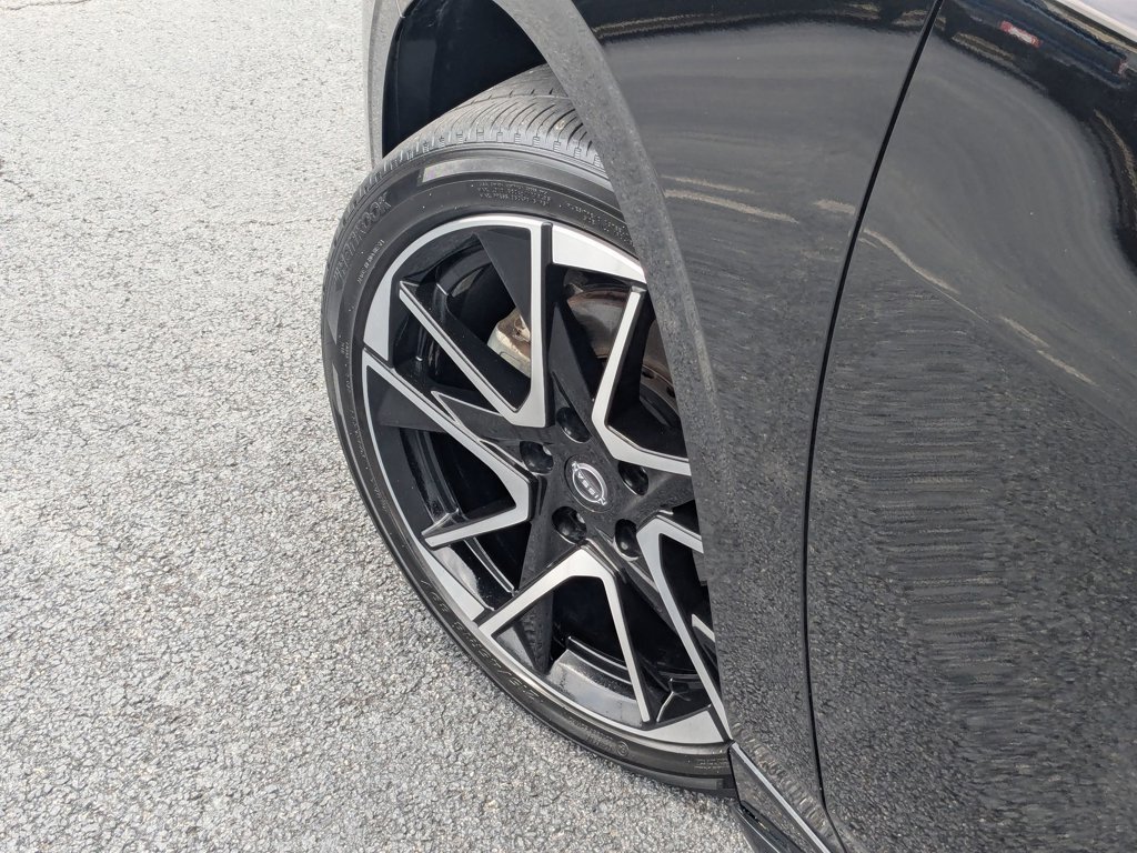 Used 2024 Super Black Nissan SR image 9