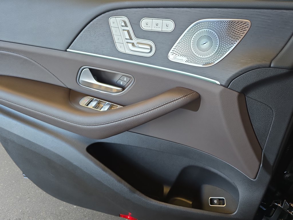 Used 2021 Black Mercedes-Benz GLS 450 image 30