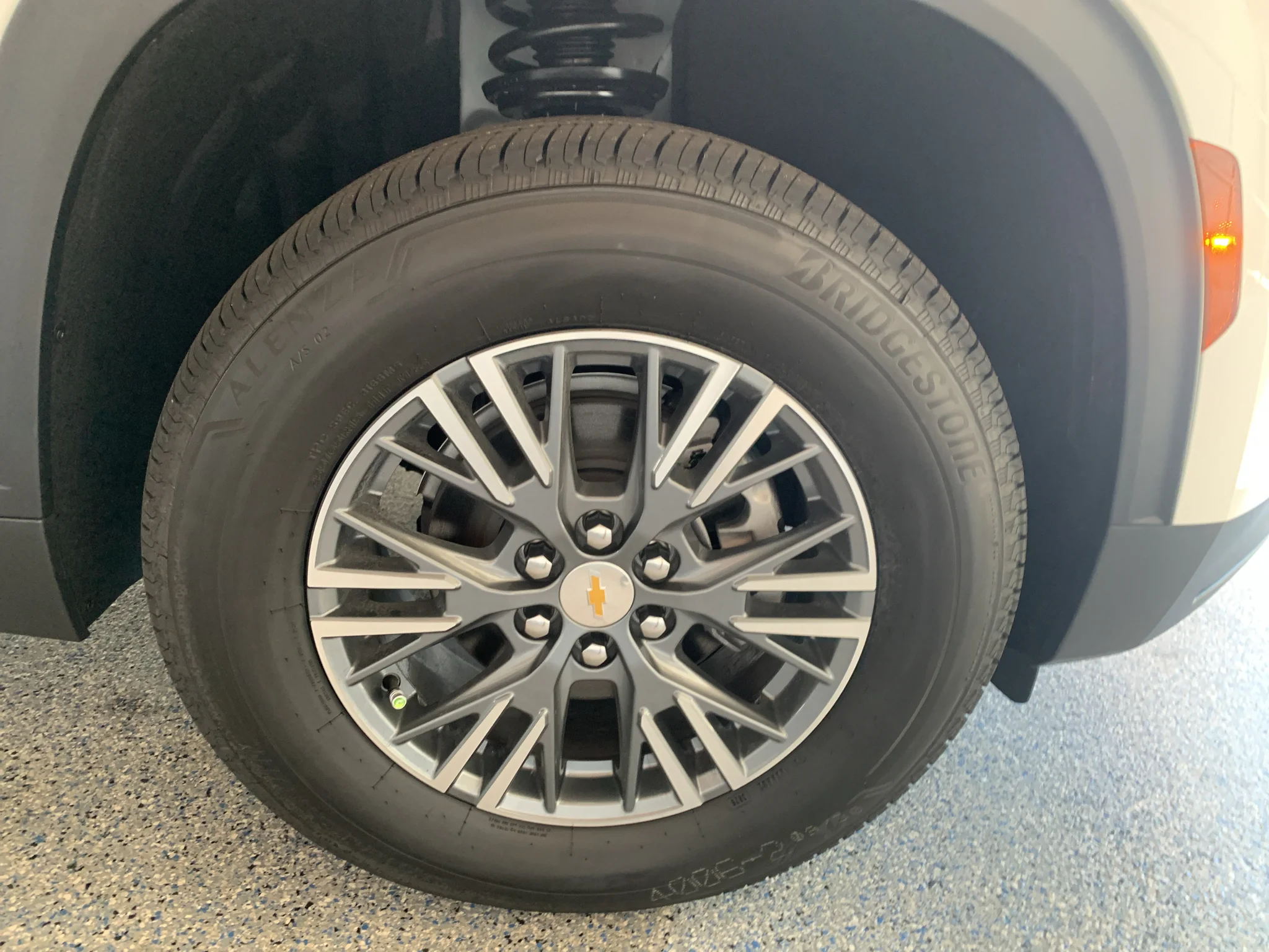 2027 Chevrolet Traverse LT - Photo 37