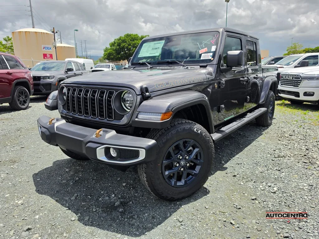 2026 Jeep Gladiator 85th Anniversary Edition Auto's photo
