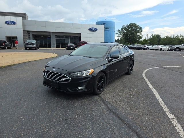 Used 2019 Black Ford SE image 7