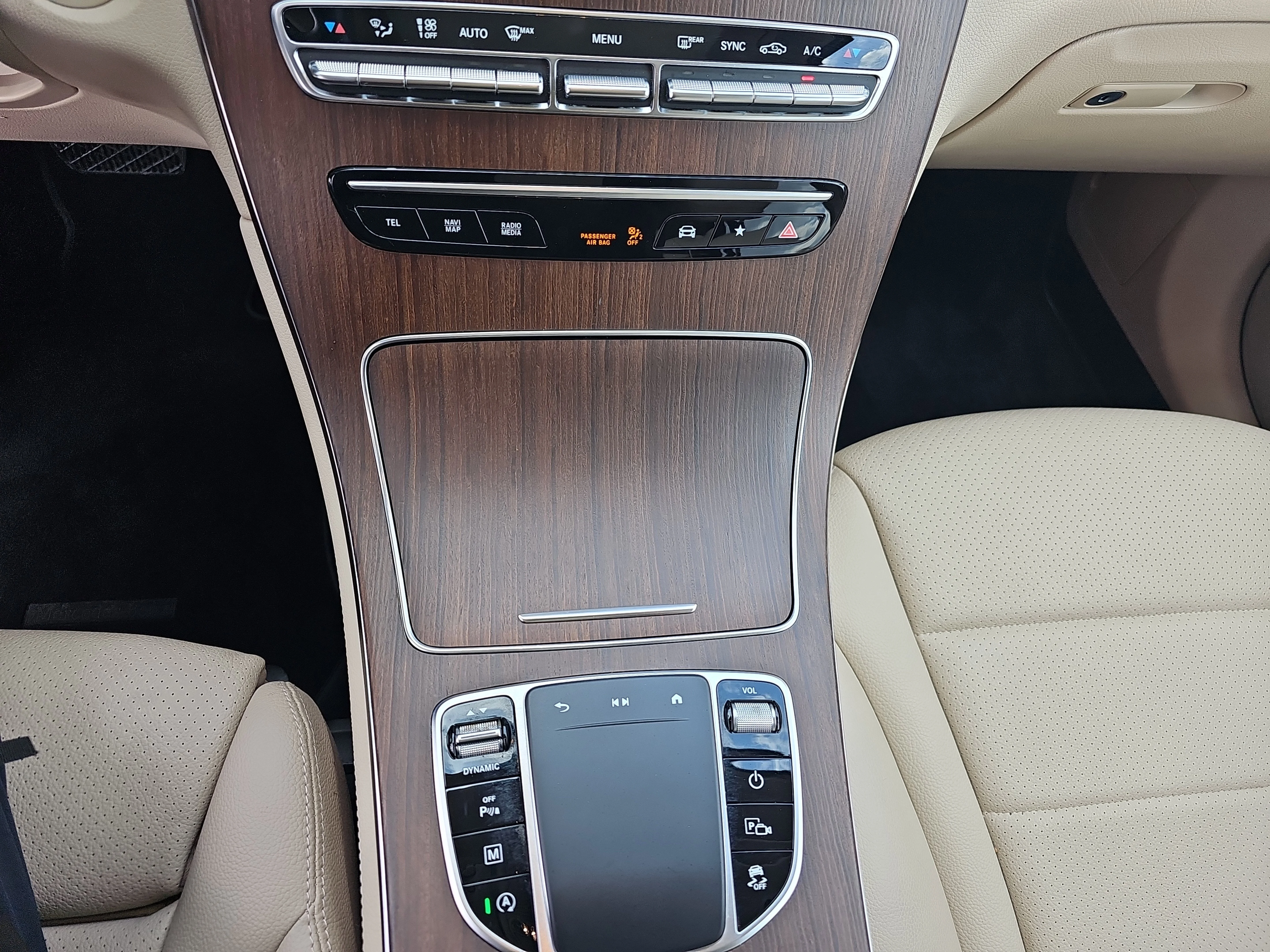 2021 Mercedes-Benz GLC GLC300 - Photo 15