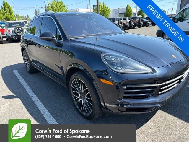 2021 Porsche Cayenne S's photo