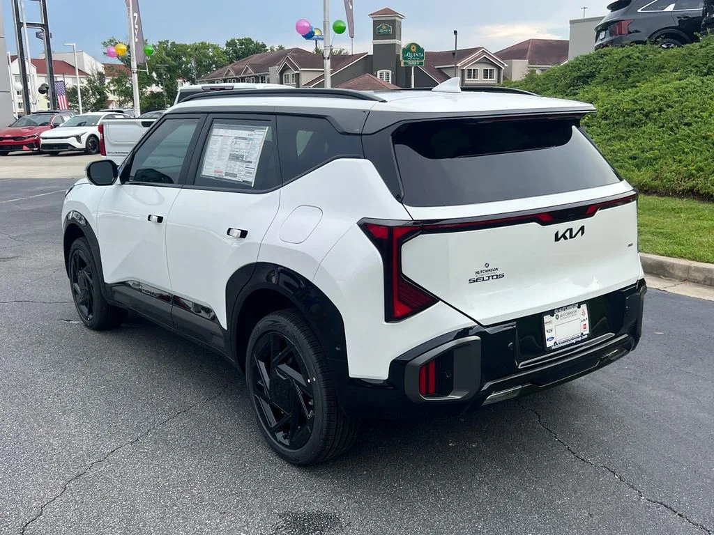 New 2027 White Kia X-Line SX image 5