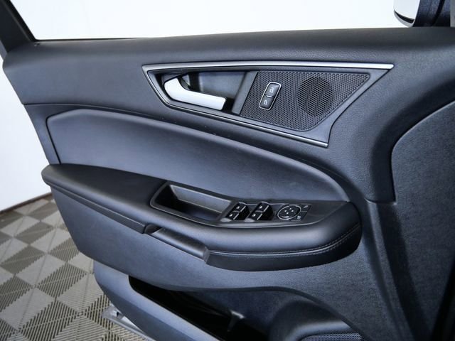 Used 2022 Gray Ford SE image 24